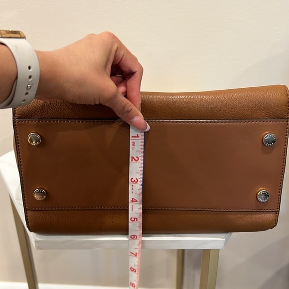 🔥Michael Kors Brown Satchel Bag with Structured Design🔥 - Picture 6 of 9